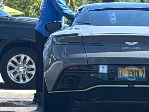 Used 2019 Aston Martin DB11 AMR image 2