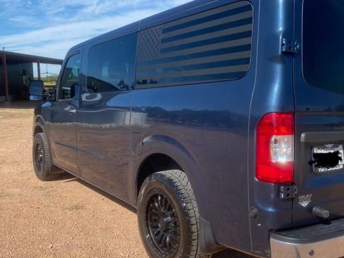 Used 2020 Nissan NV 3500 SL image 4