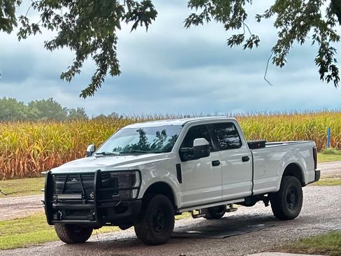 Used 2018 Ford F250 XL w/ Power Equipment Group AWD/4WD image 9