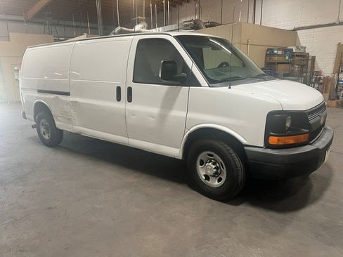 Used 2014 Chevrolet Express 3500 Extended RWD image 5
