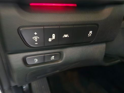 Used 2022 Kia Niro EX Premium w/ Cold Weather Package image 11