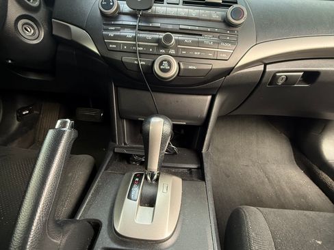 Used 2011 Honda Accord EX image 10