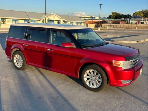 Used 2011 Ford Flex SEL w/ Rapid Spec Order Code image 4
