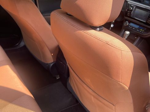 Used 2016 Toyota Corolla LE image 11