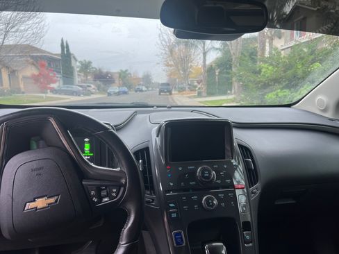 Used 2014 Chevrolet Volt Premium w/ Premium Trim Package image 9