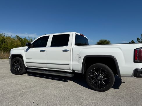 Used 2018 GMC Sierra 1500 SLT w/ SLT Premium Package image 13
