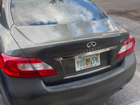 Used 2011 INFINITI M37 w/ Premium Pkg image 9