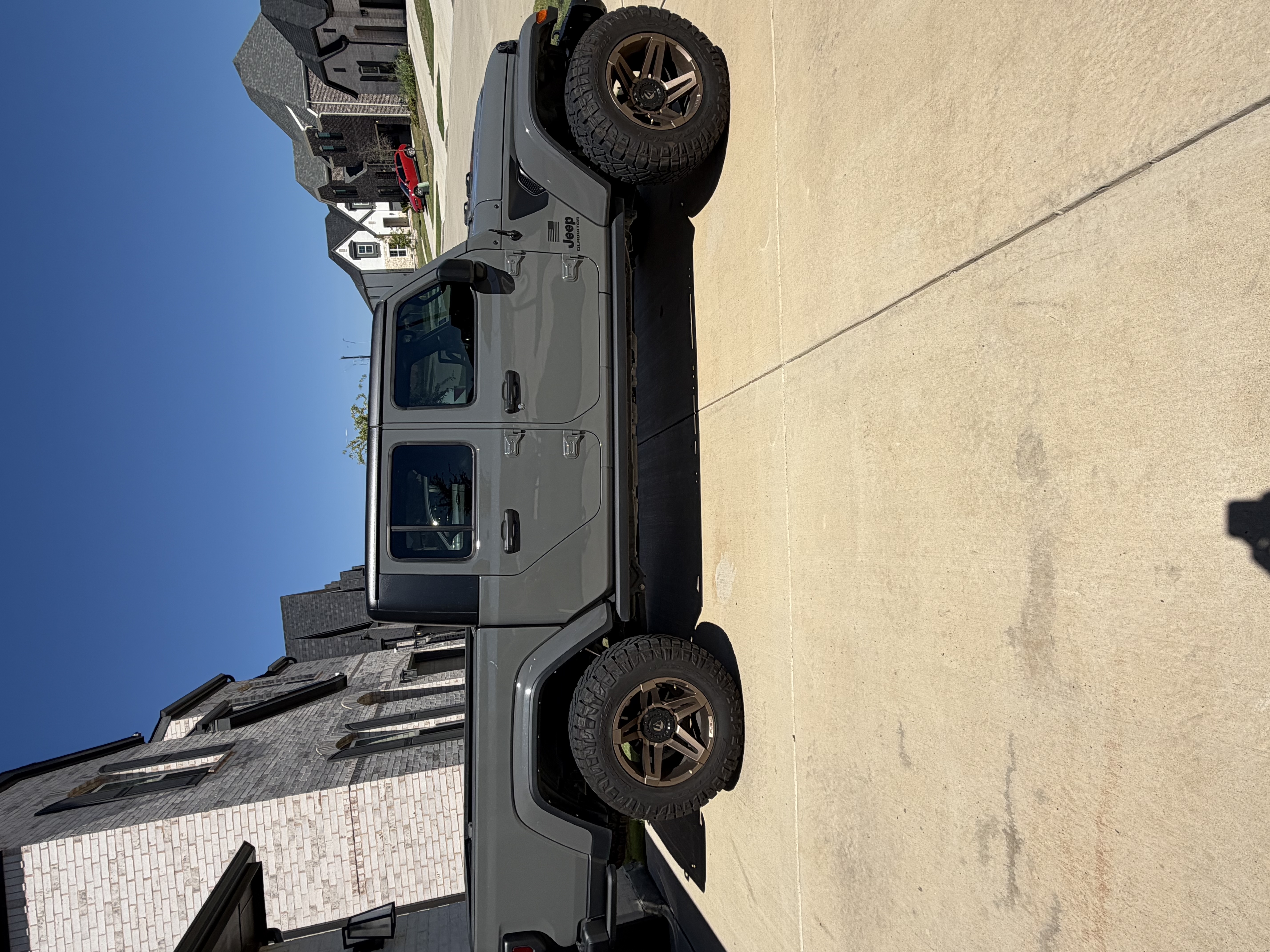 Used 2023 Jeep Gladiator Sport AWD/4WD image 1
