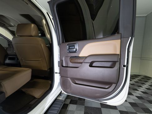 Used 2018 GMC Sierra 2500 Denali w/ Duramax Plus Package image 25