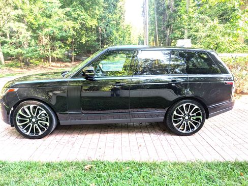 Used 2019 Land Rover Range Rover HSE AWD/4WD image 12