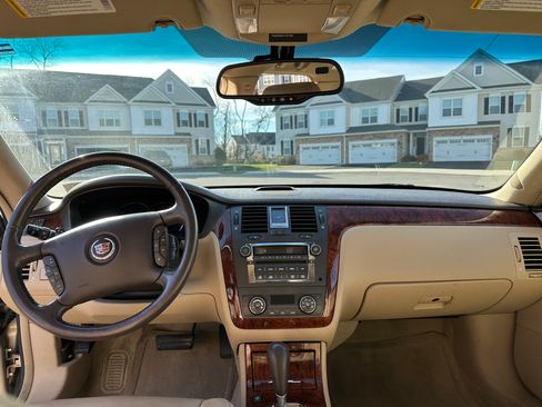 Used 2007 Cadillac DTS Luxury I w/ Trunk Convenience Package image 12