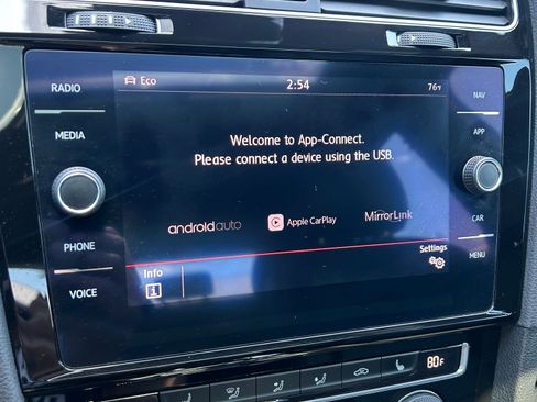 Used 2019 Volkswagen Golf 4-Door FWD image 21