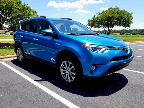 Used 2017 Toyota RAV4 Limited w/ Carpet Mat Package image 1