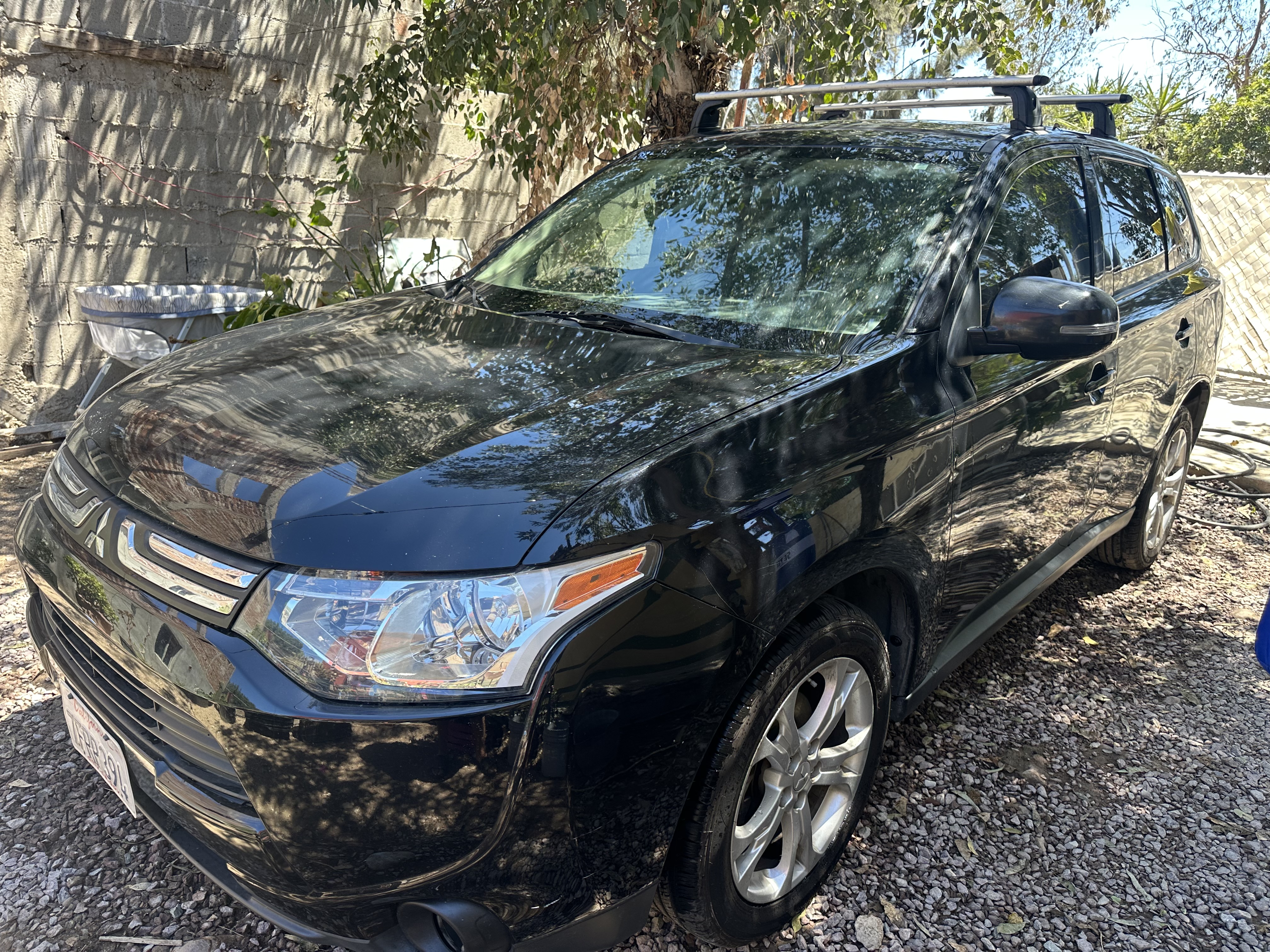Used 2014 Mitsubishi Outlander SE FWD image 1