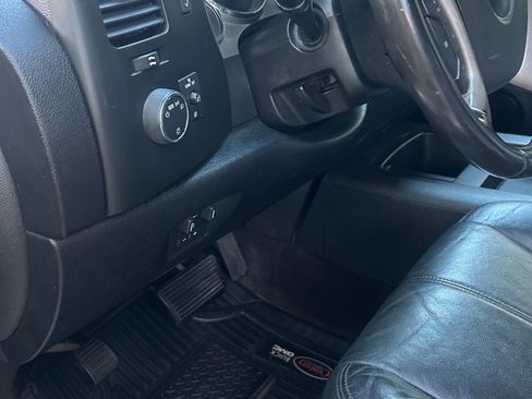 Used 2009 Chevrolet Silverado 2500 LT w/ Exterior Plus Package image 14