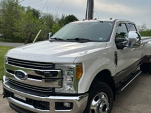 Used 2017 Ford F350 Lariat w/ Lariat Ultimate Package AWD/4WD image 25