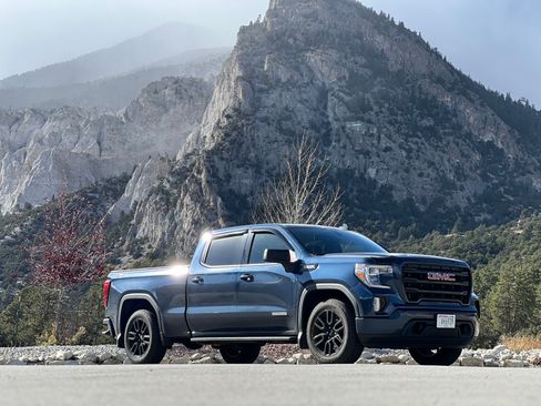 Used 2020 GMC Sierra 1500 Elevation image 1