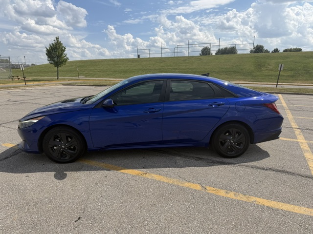 Used 2022 Hyundai Elantra Blue w/ Cargo Package FWD image 2