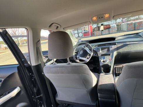 Used 2014 Toyota Prius Prime Plug-In Hybrid image 12