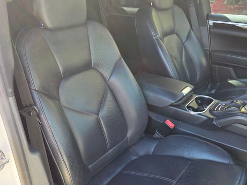 Used 2014 Porsche Cayenne image 14