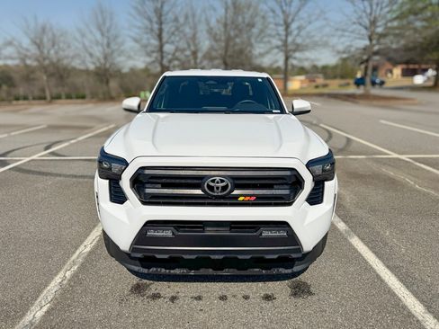 Used 2024 Toyota Tacoma SR5 image 8