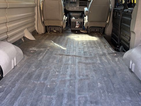 Used 2019 Chevrolet Express 2500 w/ Driver Convenience Package RWD image 9