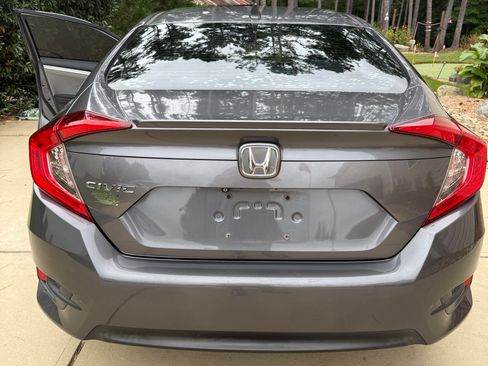 Used 2016 Honda Civic EX-T image 9