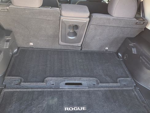 Used 2016 Nissan Rogue SV image 11