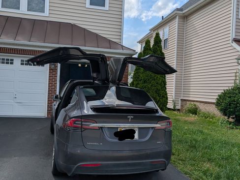 Used 2018 Tesla Model X 100D image 12