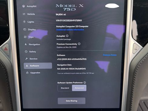 Used 2017 Tesla Model X 75D image 9