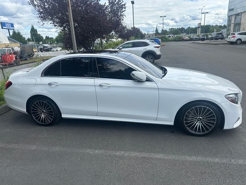 Used 2017 Mercedes-Benz E 300 image 6