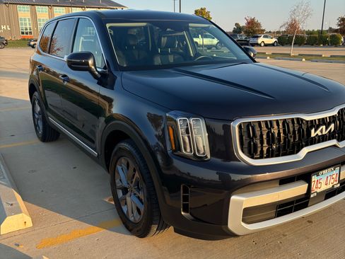 Used 2025 Kia Telluride LX image 9