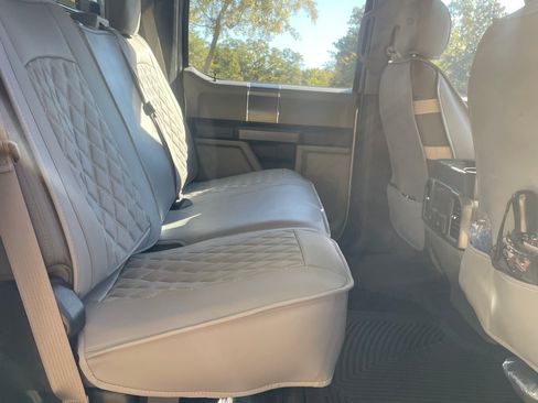 Used 2017 Ford F250 XLT w/ XLT Premium Package image 8