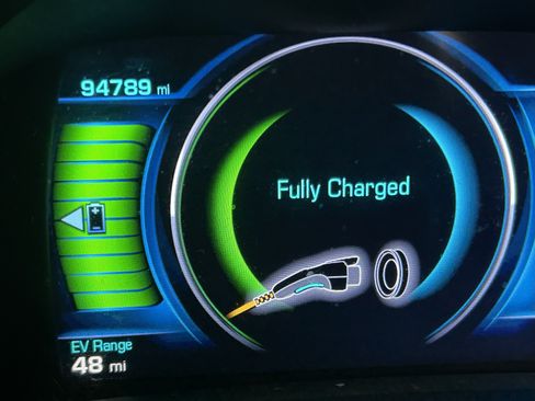 Used 2017 Chevrolet Volt LT w/ Comfort Package image 2