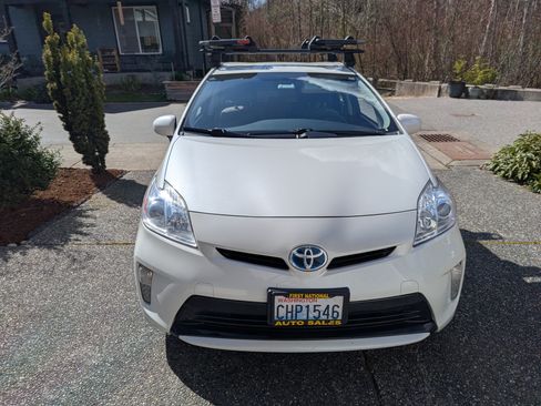 Used 2015 Toyota Prius Two image 2
