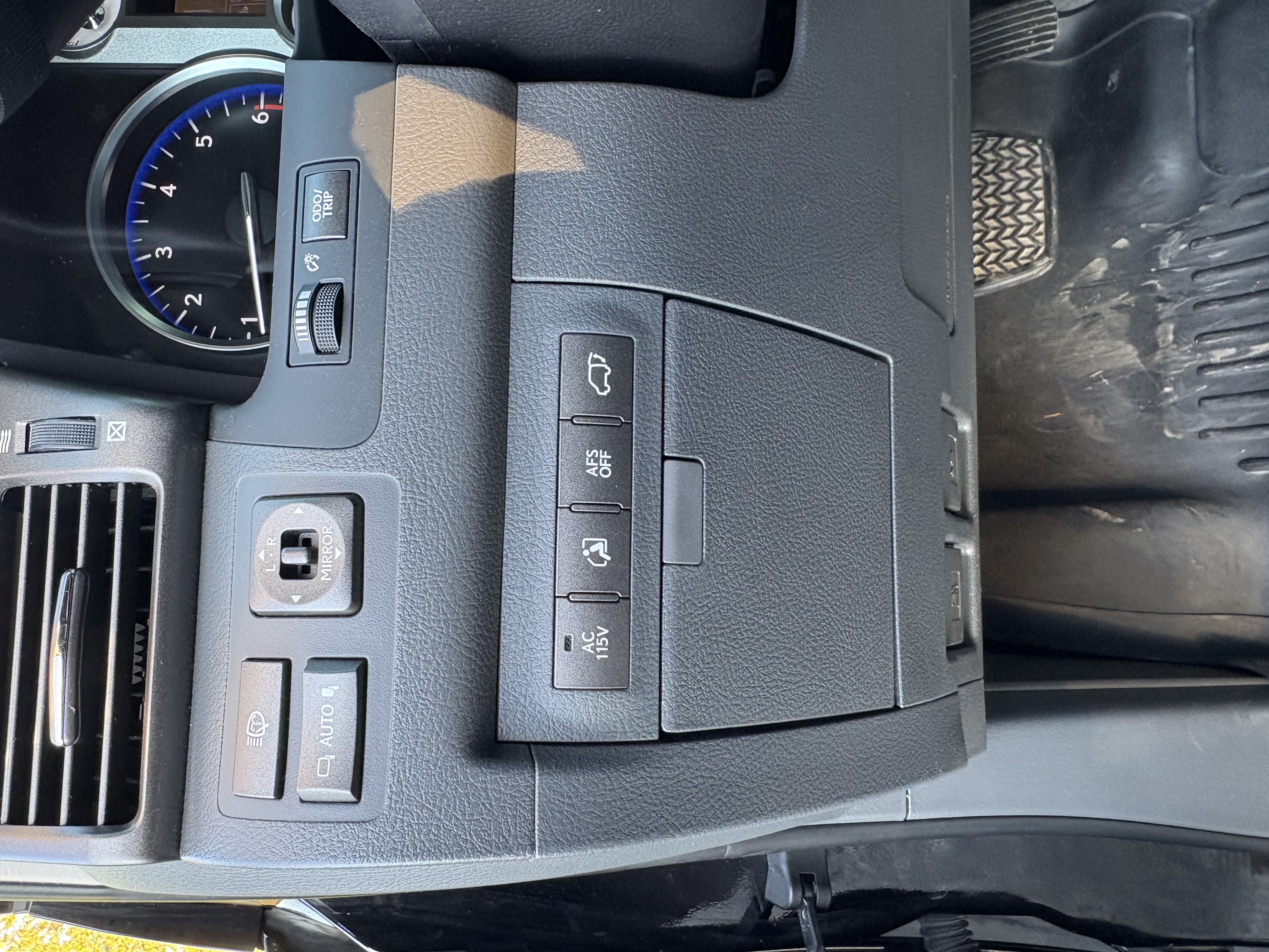 Used 2009 Lexus LX 570 4WD image 20