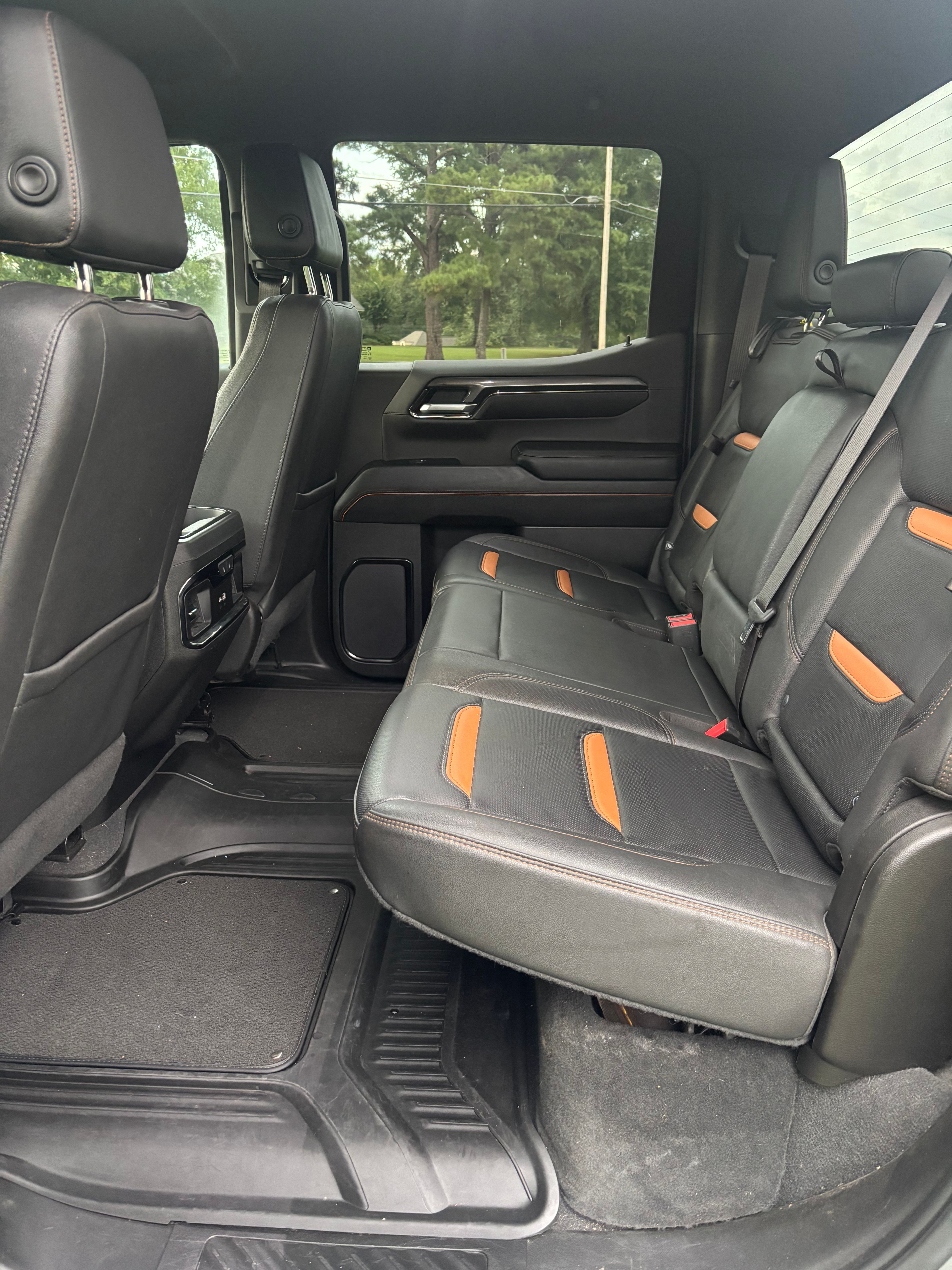 Used 2023 GMC Sierra 1500 AT4 w/ Technology Package AWD/4WD image 6