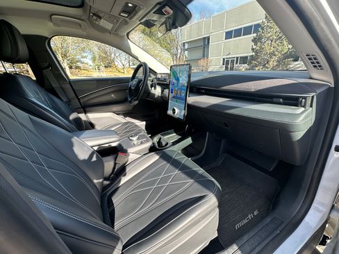 Used 2022 Ford Mustang Mach-E California Route 1 image 11