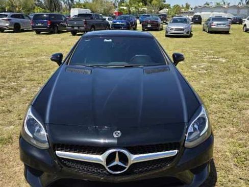 Used 2018 Mercedes-Benz SLC 300 image 2