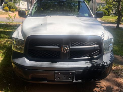 Used 2018 RAM 1500 Express RWD image 4