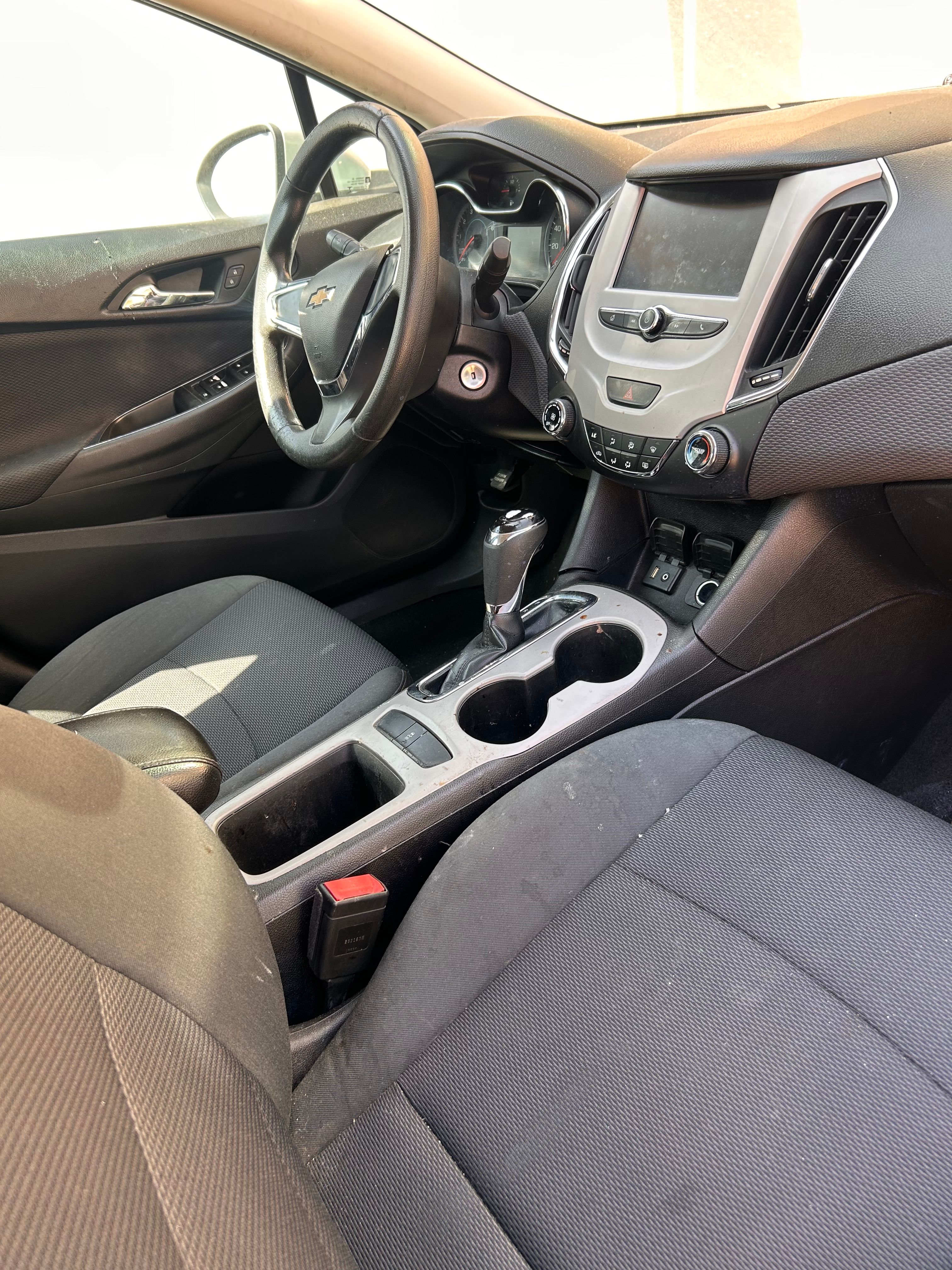 Used 2017 Chevrolet Cruze LS FWD image 6
