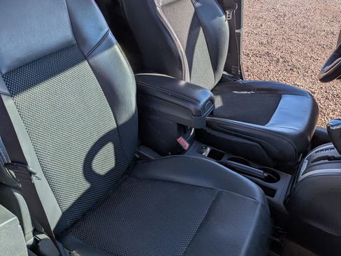 Used 2014 Jeep Compass Latitude image 9