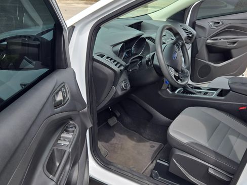 Used 2018 Ford Escape S image 22