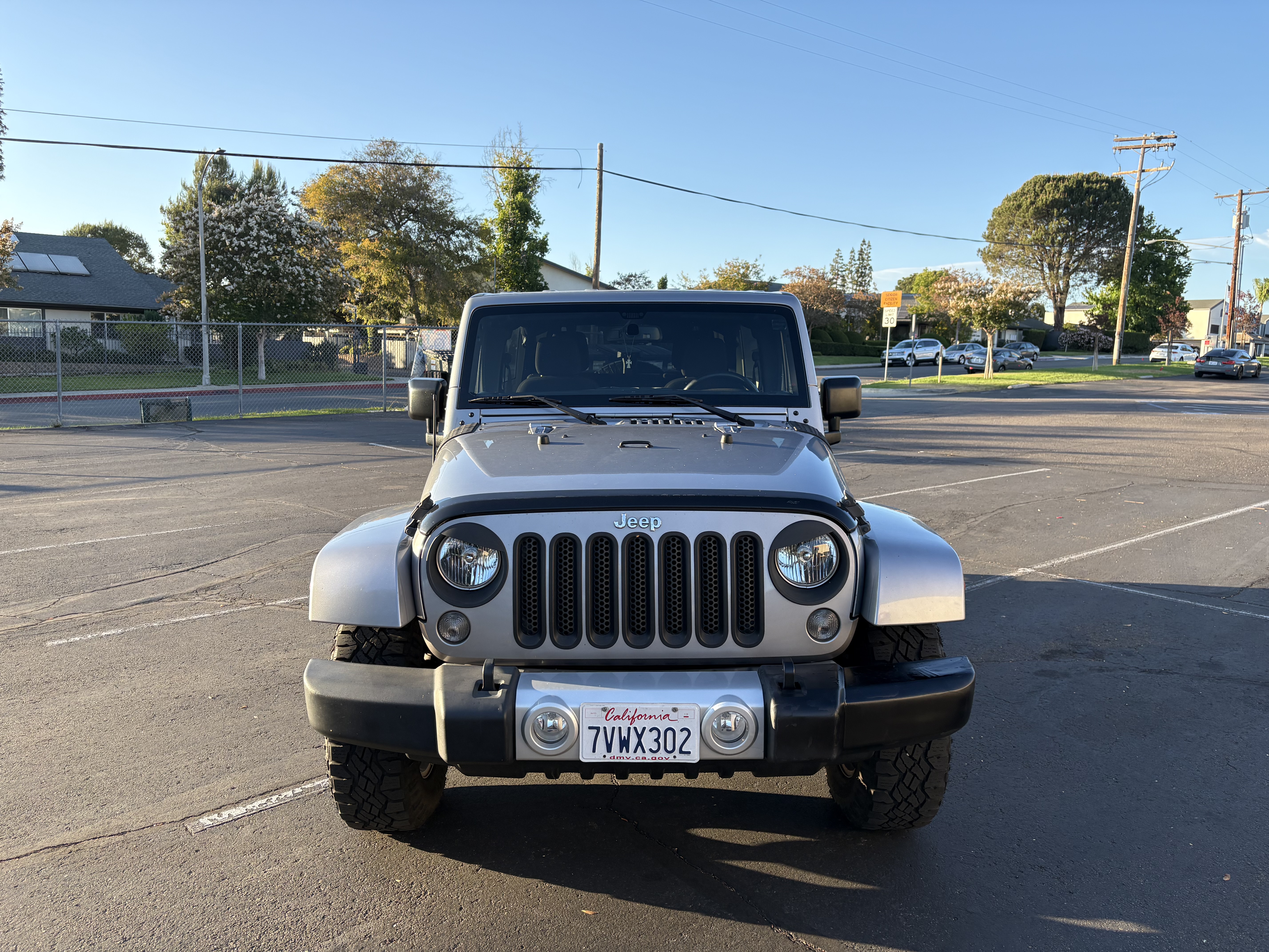 Used 2015 Jeep Wrangler Unlimited Sahara w/ Connectivity Group AWD/4WD image 6