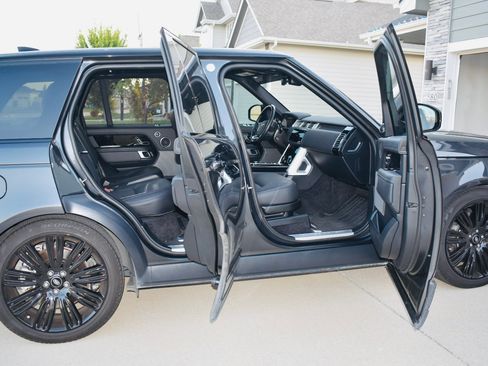 Used 2022 Land Rover Range Rover P525 Westminster Edition image 12