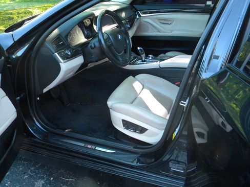 Used 2011 BMW 550i Sedan RWD image 10