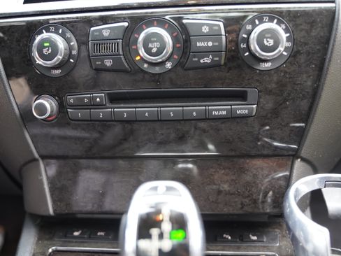 Used 2010 BMW 650i Coupe image 13