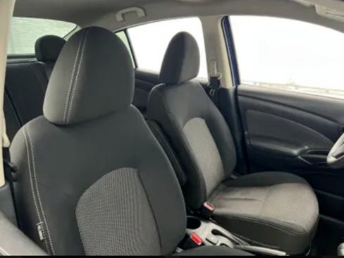Used 2016 Nissan Versa SV FWD image 10