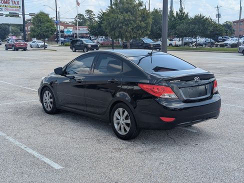 Used 2013 Hyundai Accent GLS w/ Premium Pkg FWD image 13