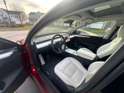 Used 2024 Tesla Model Y Long Range image 6